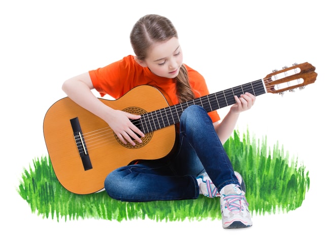 Девочка играет на гитаре